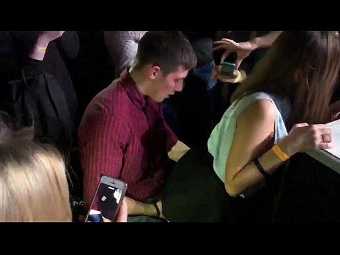 ❤️ Sessu reale in una discoteca russa. Una ragazza russa di 18 anni in l'anu è a vagina scopata in una discoteca ❤ Pornografia in casa à porn co.xxxwownet.ru ❌️❤